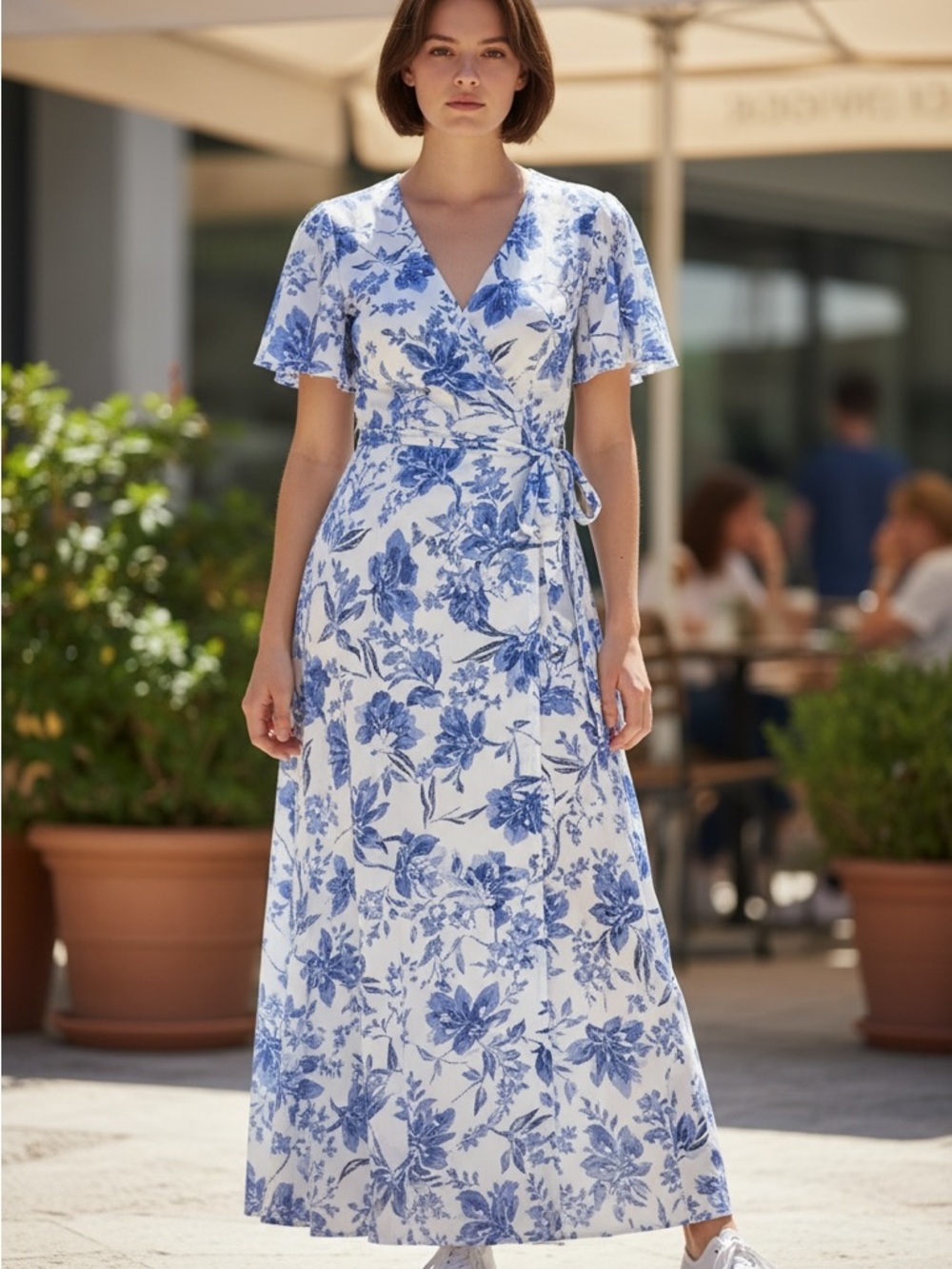Sandra Darren White & Blue Floral Dress  Label with Black Text.   NWT.  size 12